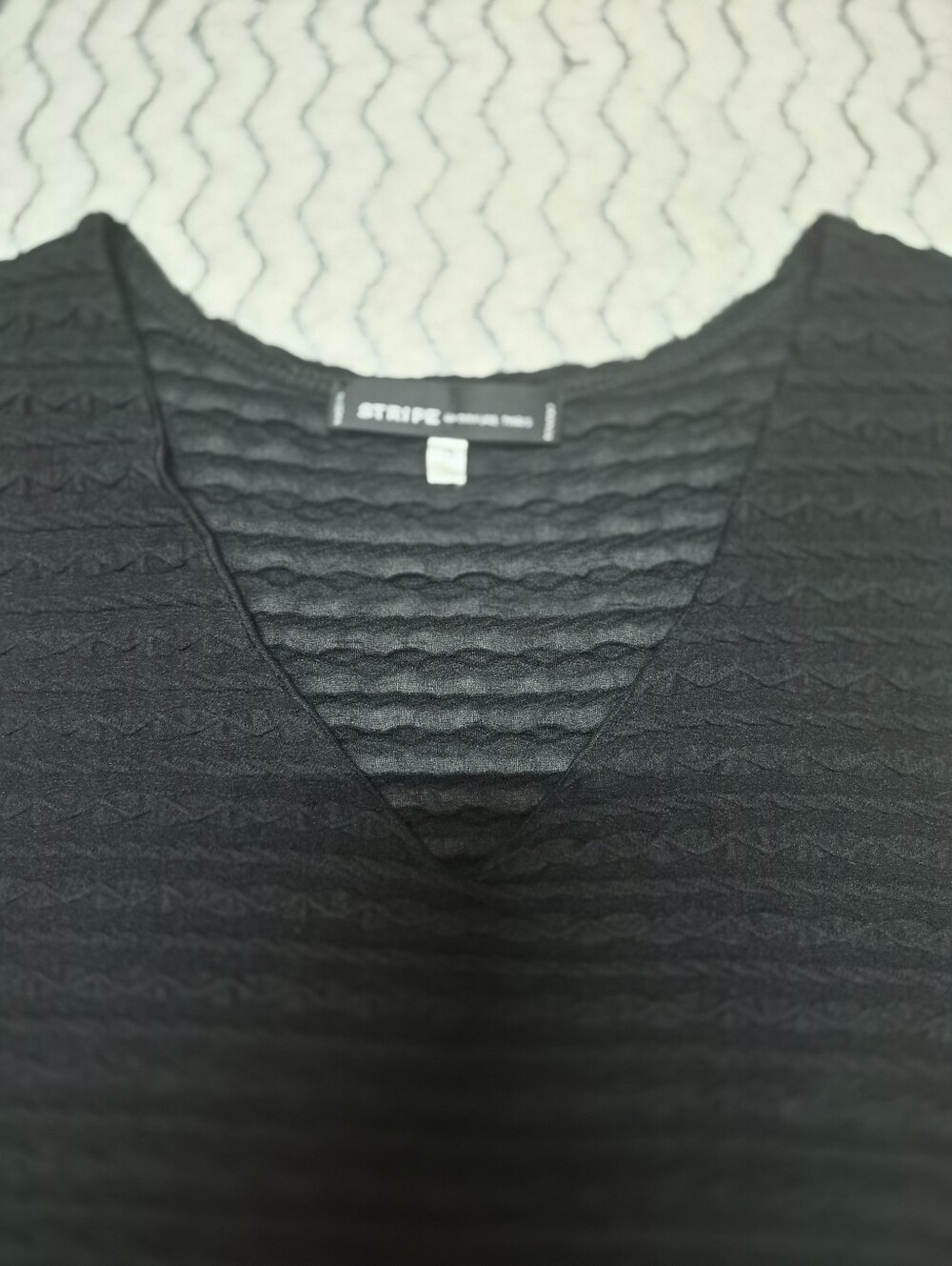 STRIPE by Rayure Paris Black V-Neck ,Made in France,Super Stretchy Size 3